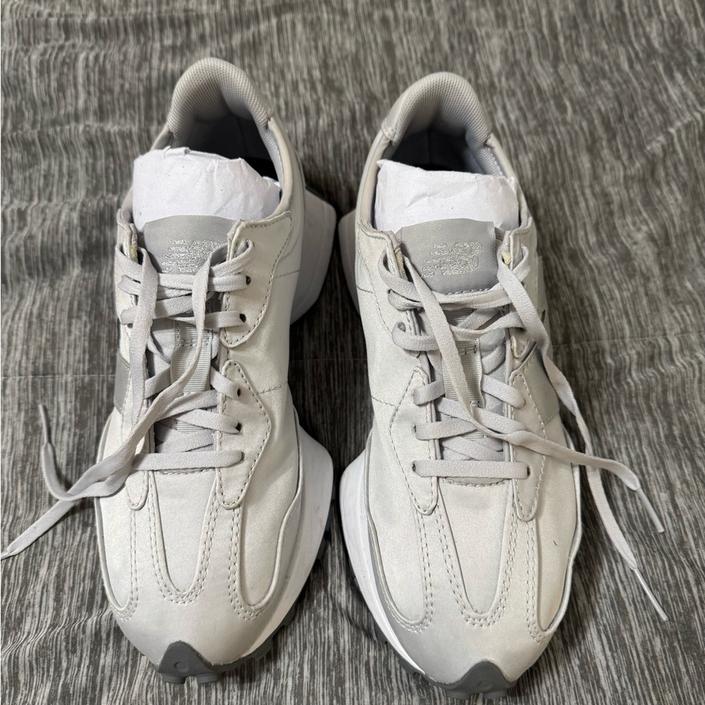 New Balance 327